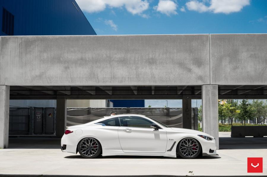  Infiniti Q60S 3.0t on Vossen Wheels (HF-2) 2018 года  (фото 14 из 28)